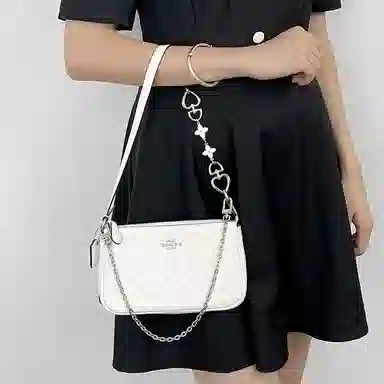 nolita19 coach