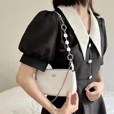 nolita19 coach
