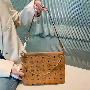 MCM TOTE