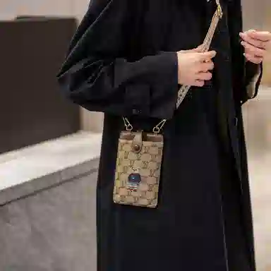 北包包 小众图案设计休闲简约日常通勤时尚百搭 帆布 帆布包单肩斜挎包 小号 女款 白色衬衫熊/滑板熊/皇冠熊