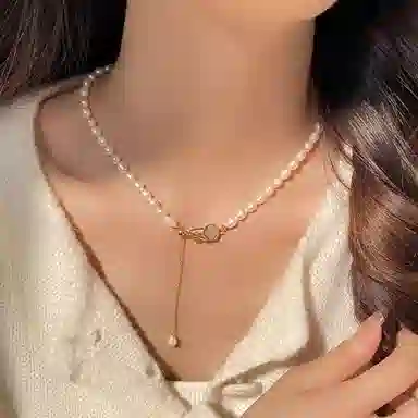 【赠含金贴纸】 色菲尔 天使之泪四叶草锁骨链 法式时髦减龄好运不规则日常通勤百搭可调节 珍珠 项链 女款