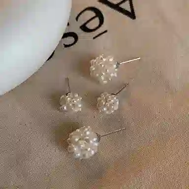 925