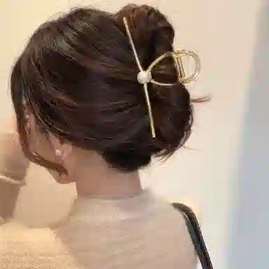 色菲尔 金色珍珠抓夹 高级感珍珠鲨鱼夹大号抓夹女后脑勺盘发显发量多显脸小金属夹子头饰 合金 发夹 女款