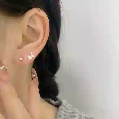 999