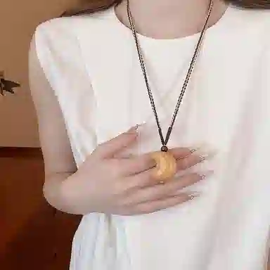 色菲尔 民族风星星月亮复古新中式潮酷国风国潮可爱少女森系时尚日常通勤学生百搭 鸡翅木 项链 男女同款情侣款