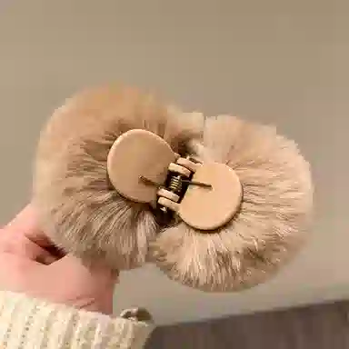 色菲尔 毛球鲨鱼夹   复古气质氛围感毛球抓夹后脑勺盘发轻奢春夏鲨鱼夹精致甜美高级感小号时尚发饰 仿兔毛 发夹 女款