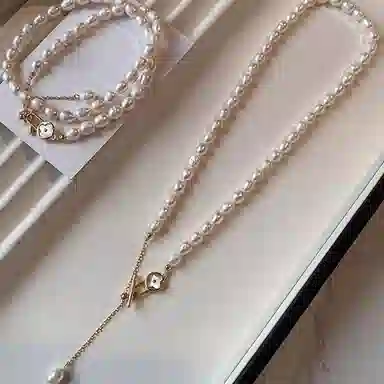 【赠含金贴纸】 色菲尔 天使之泪四叶草锁骨链 法式时髦减龄好运不规则日常通勤百搭可调节 珍珠 项链 女款