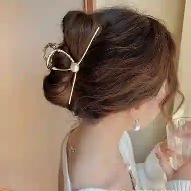 色菲尔 金色珍珠抓夹 高级感珍珠鲨鱼夹大号抓夹女后脑勺盘发显发量多显脸小金属夹子头饰 合金 发夹 女款