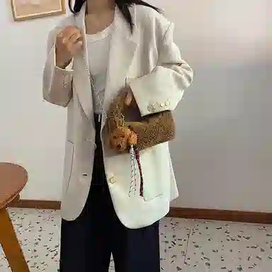 爱尔绅特 时尚百搭 羊羔毛 斜挎包 女款 多色