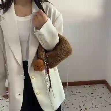 爱尔绅特 时尚百搭 羊羔毛 斜挎包 女款 多色