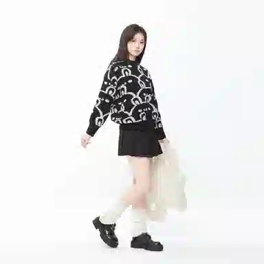 九条喵 休闲宽松小兔子圆领针织衫 女款