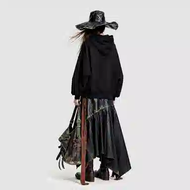 THE SALVAGES FASHION CLUB