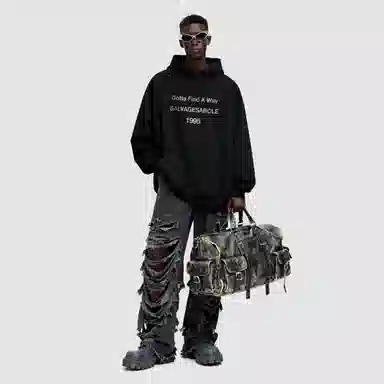 THE SALVAGES FASHION CLUB