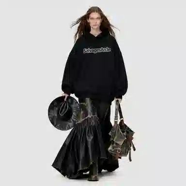 THE SALVAGES FASHION CLUB