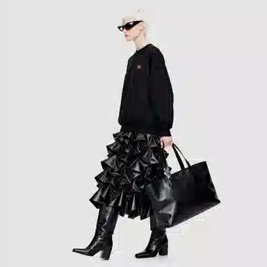 THE SALVAGES FASHION CLUB