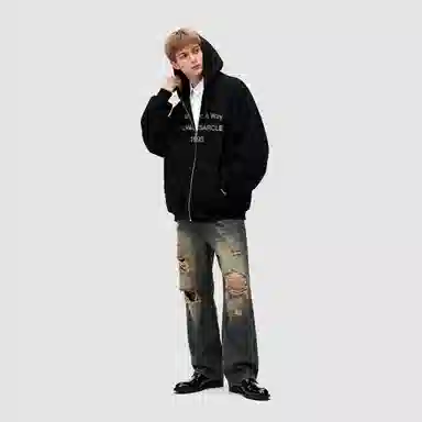 THE SALVAGES FASHION CLUB