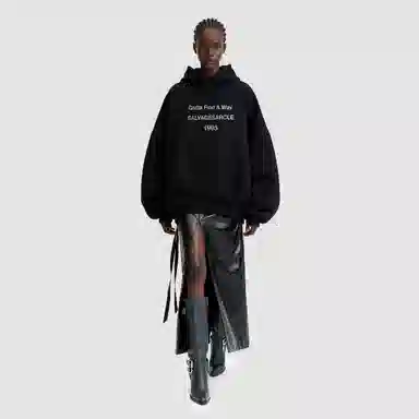 THE SALVAGES FASHION CLUB