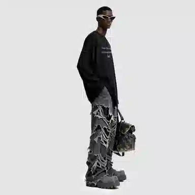 THE SALVAGES FASHION CLUB T