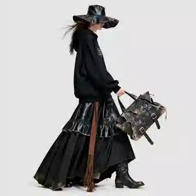 THE SALVAGES FASHION CLUB