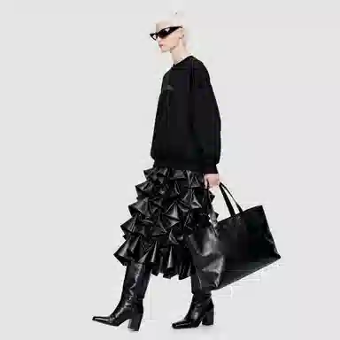 THE SALVAGES FASHION CLUB