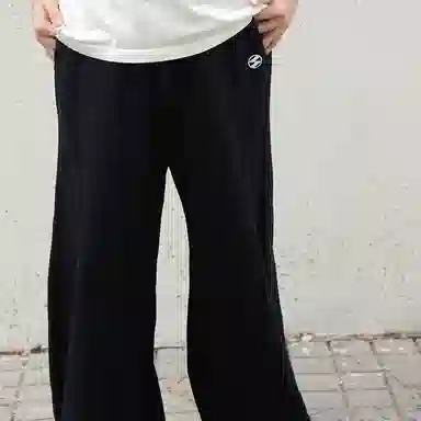 THE SALVAGES FASHION CLUB