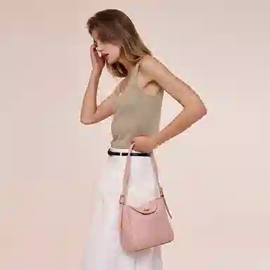 ELLE HOBO