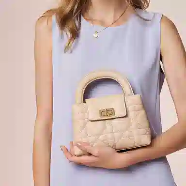 ELLE