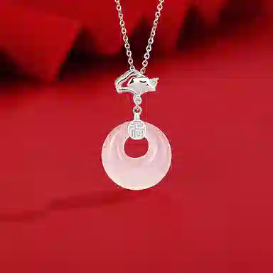 中国珠宝 三生有杏 幸运平安扣 新中式国潮轻奢优雅气质高级感锁骨链 玉髓 玉石项链 女款