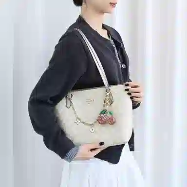 Zip Top Tote 24Tote