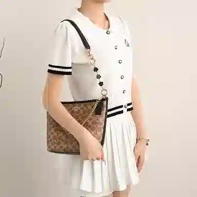 COACH City17