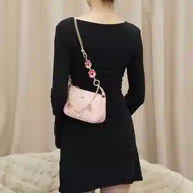 Disney COACH Nolita 19