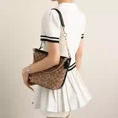 COACH City17
