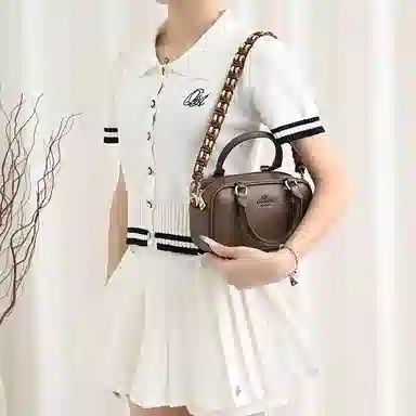 satchel19