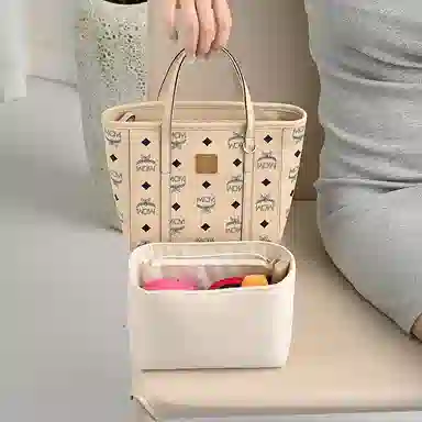 MCMTote