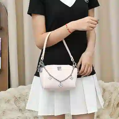 兰宝梵 适用纪梵希 裸色化妆包 便携收纳 个性包肩带手提链 超纤 金属 包周边改造 女款 粉色