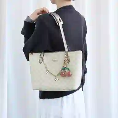 Zip Top Tote 24Tote