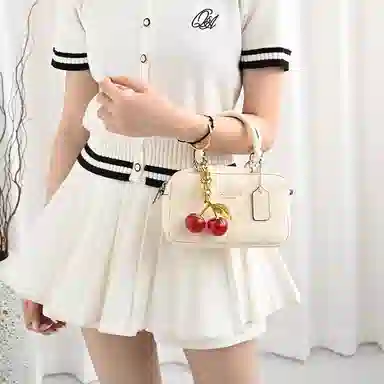 兰宝梵 包包挂件 钥匙扣挂件 樱桃挂饰 时尚可爱百搭包包钥匙圈配件 合金 包周边 女款 红色