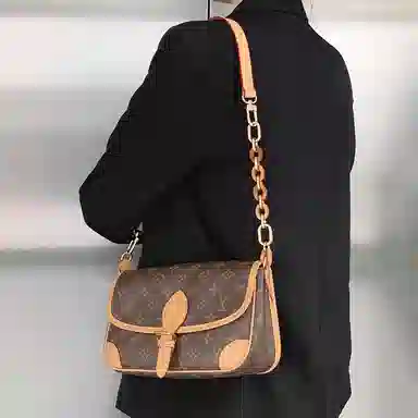 LOUIS VUITTON Diane PM