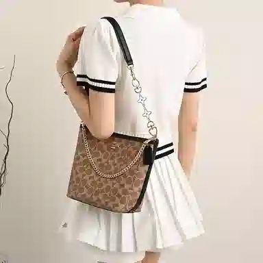 COACH City17