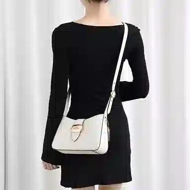 COACH Eliza Shoulder bag25