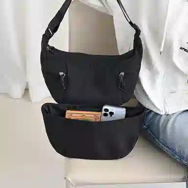 lululemon Slouchy Sling 6L