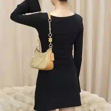 Disney COACH Teri 24diy