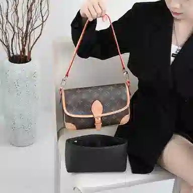 LOUIS VUITTON Diane PM