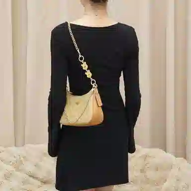 Disney COACH Teri 24diy