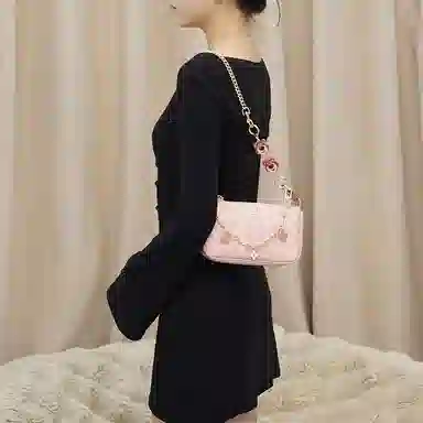 Disney COACH Nolita 19