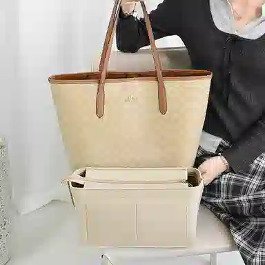 CoachCity33tote