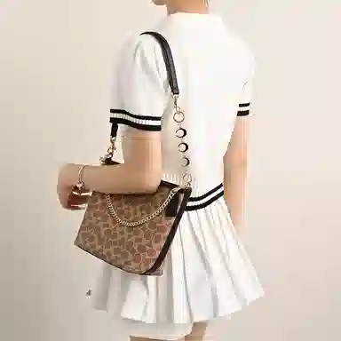 COACH City17