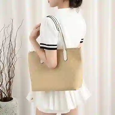 Zip Top Tote30