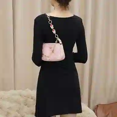 Disney COACH Nolita 19