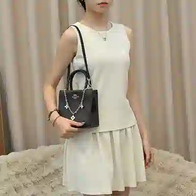 cally17 teri nolita19